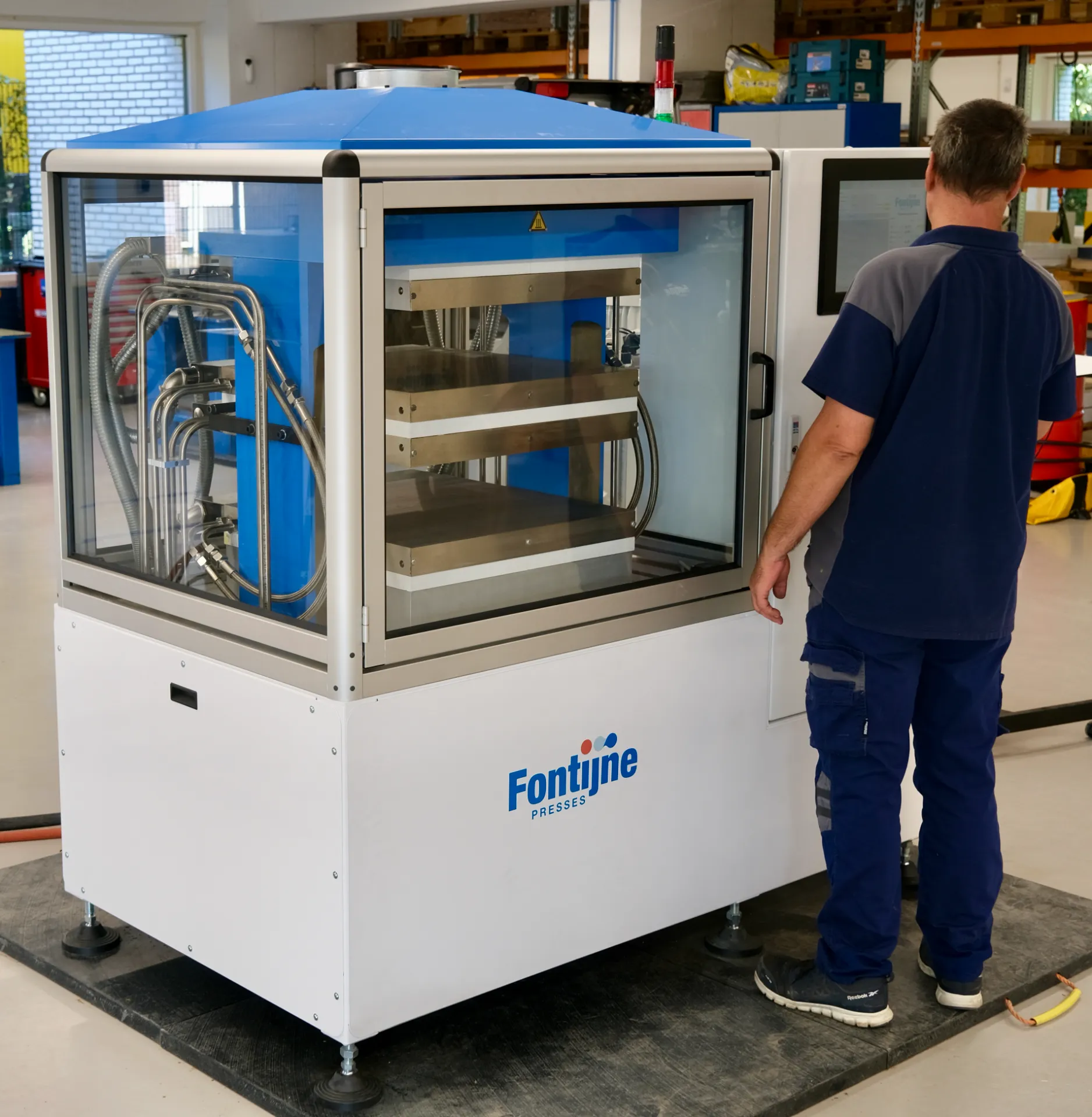 LabPro 2000 controlled by Fontijne Presses employee